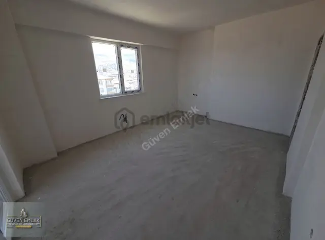 Güven Emlak'tan Tandoğan'da Çevreyoluna Sıfır 4+1 Daire 2