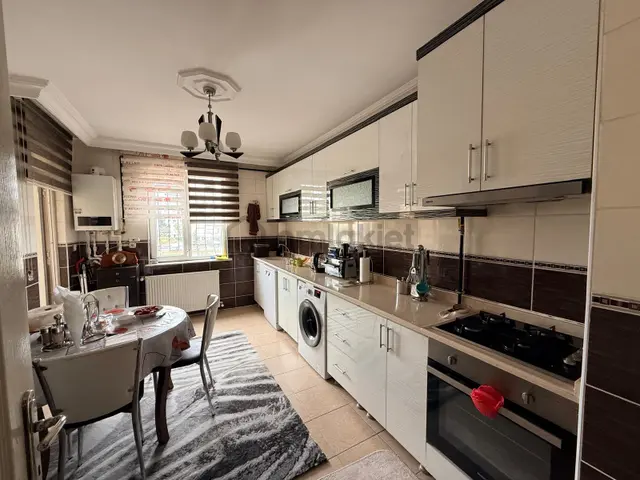 Doğalgaz Kombili, Geniş, Masrafsız, Özel Teraslı Daire 3