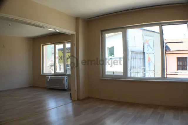 Bursa Ünlü Cadde Kayıhan Girişi 2. Kat 80 M2 2. Kat Daire Satılık 3