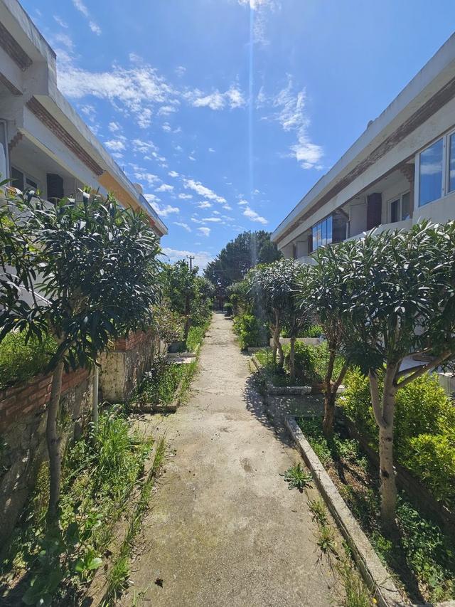 Ay Emlak'tan Armutlu Havuzlu Ak Hayat Sitesi İçinde Tripleks 3
