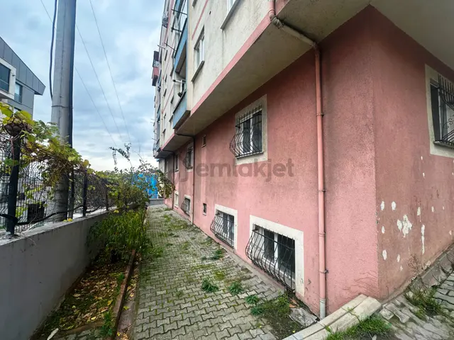 Darıca'da 2011 Yapım İskanlı Site Aydınlık 160m2 Boş Satılık 4+1 1