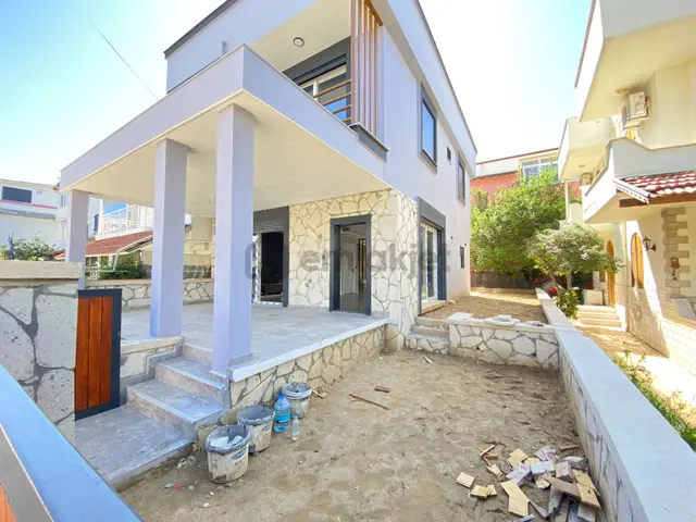 Seferihisar Doğanbeyde Satılık Sıfır Tek Müstakil 3+1 Lüks Villa 2