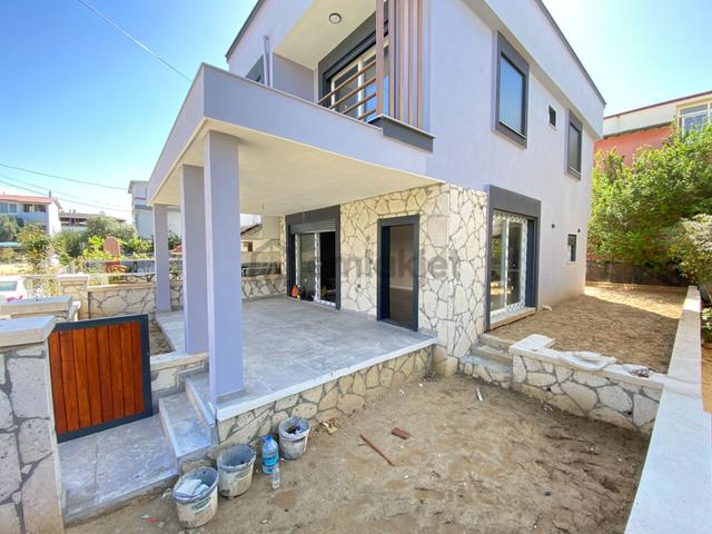 Seferihisar Doğanbeyde Satılık Sıfır Tek Müstakil 3+1 Lüks Villa 4