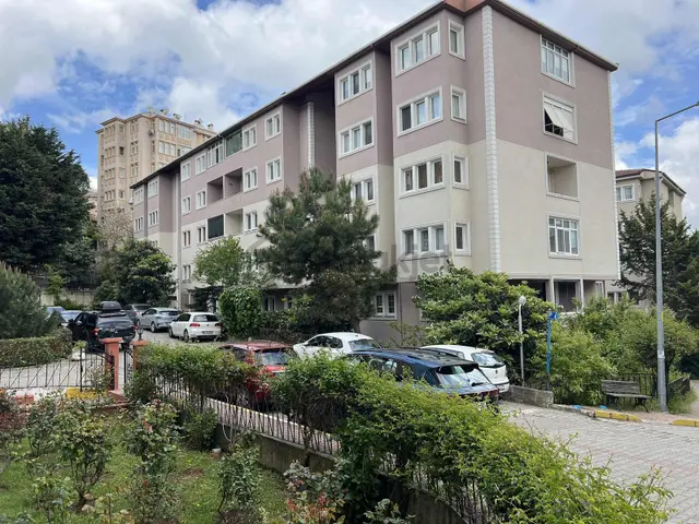 Üsküdar Çengelköy Ata 2 Sitesinde 140 M2 Masrafsız Daire Üsküdar Çengelköy Ata 2 Sitesinde 140 M2 Masrafsız Daire