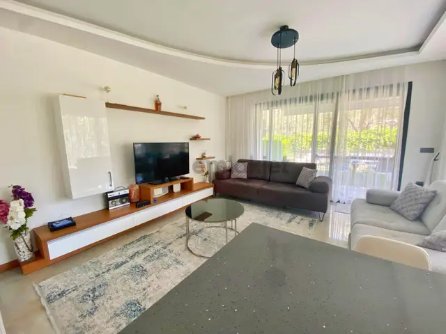 Kuşadası Yavansu'da Eşyalı Köşe Konum Bahçeli 3+1 Villa 3