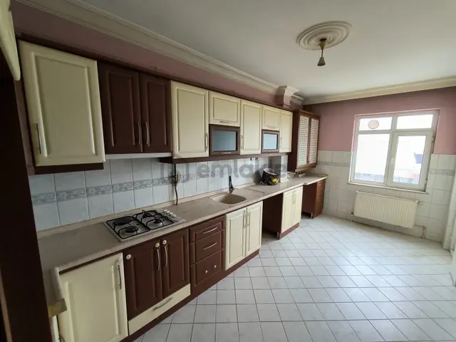 Kocaeli Başiskele Karadenizliler Mah Kiralık Arakat 3+1 Daire 1