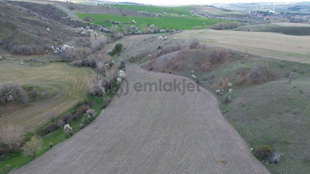 Sahibinden Kazan Akçaören'de Yola Cepheli, Su Yanında 5.000 M² Tek Tapu 1