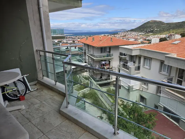 Yenifoça Fokai Terasları'nda Eşyasız Kiralık 3+1 Dubleks Villa 1