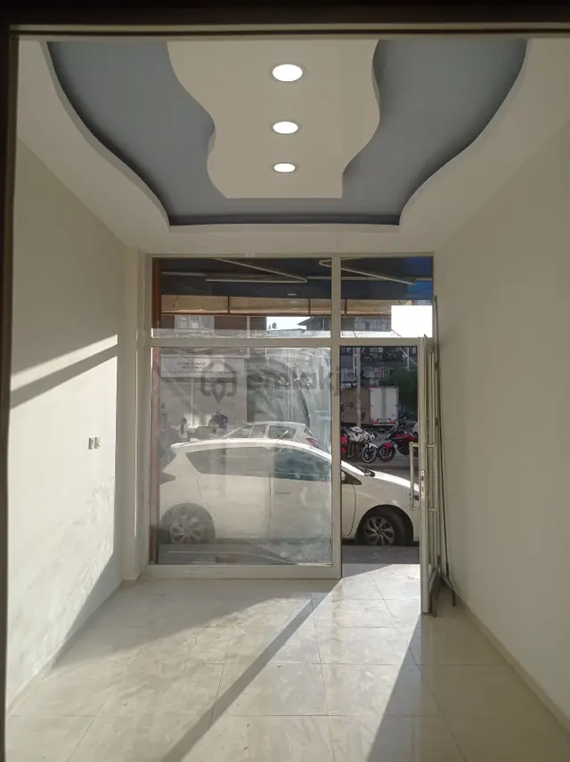 Cadde Üstü Konumu Güzel Kiralık Dükkan 4