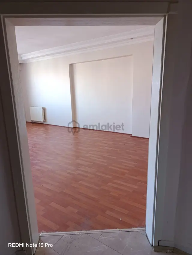 Sahibinden Merkezde Ferah 200 M² 4+1 2 Balkonlu Kiralık Daire 4