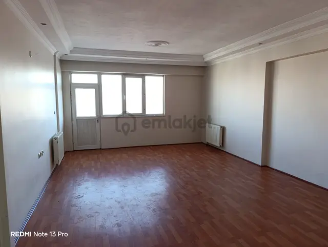 Sahibinden Merkezde Ferah 200 M² 4+1 2 Balkonlu Kiralık Daire 1