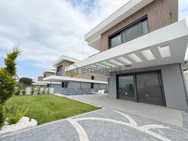 Manzara-güvenlik-özel Havuz/otopark-yerden Isıtma-450 M2 Bahçe-lüx-akıllı Ev-tamamı Müstakil 4