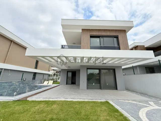 Manzara-güvenlik-özel Havuz/otopark-yerden Isıtma-450 M2 Bahçe-lüx-akıllı Ev-tamamı Müstakil 3
