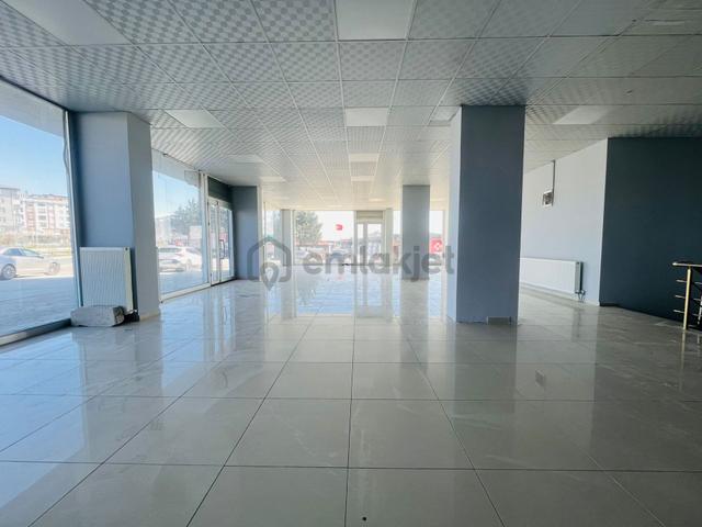 Remax Land'den Cengiz Topel Caddesinde Kiralık İşyeri 5