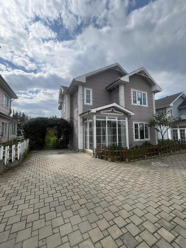 Silivri Marsu Parkta Site İçi Güvenlikli, Bahçeli Lüks Villa Silivri Marsu Parkta Site İçi Güvenlikli, Bahçeli Lüks Villa