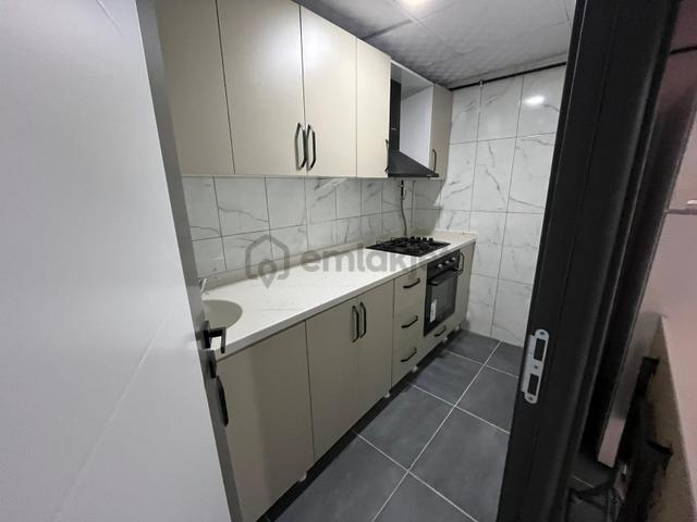 Merkezde 1+1 Eşyalı -- Kiracılı Satılık Daire -- Burcu Emlaktan 2