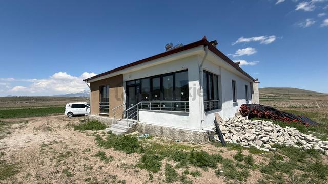 Öz Gaye Emlaktan Develi Ayvazhacı Mahallesinde Satılık Müstakil Ev Ve Tarla 5