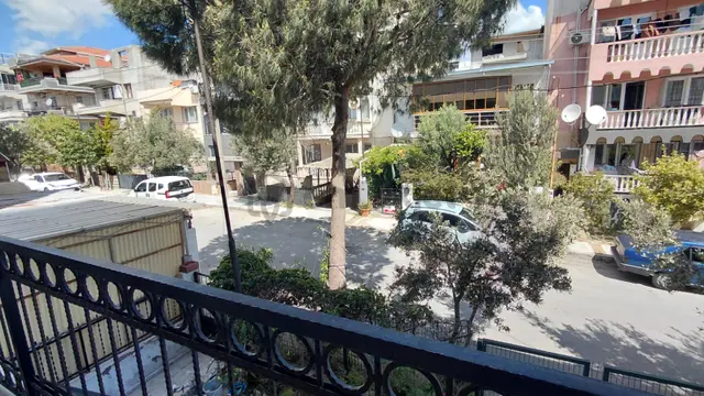 Bornova İnönü Mahallesinde 3+1 Kiralık Daire 1