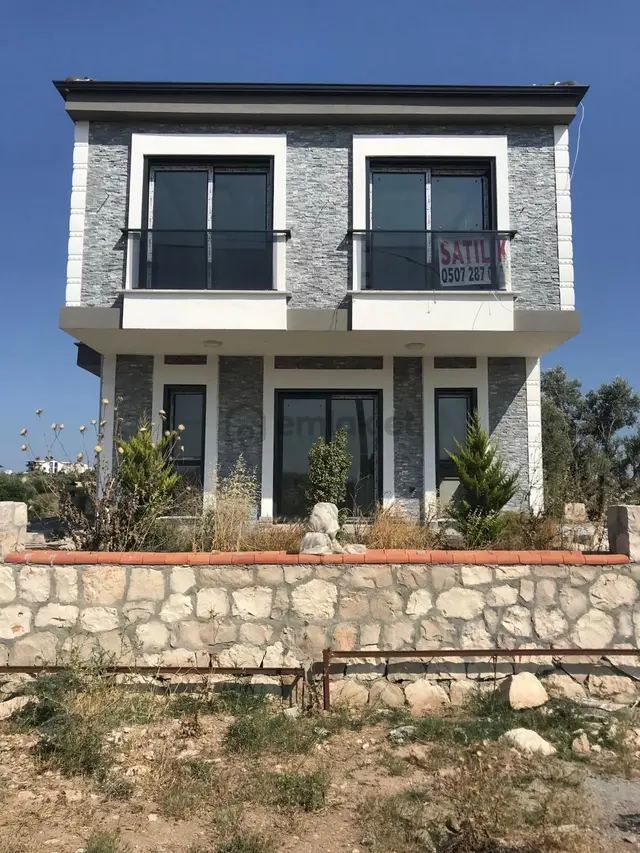 Acill Hisar Da Sıfır 3+1 Mustakil Giris Li Otaparklı Villa 2