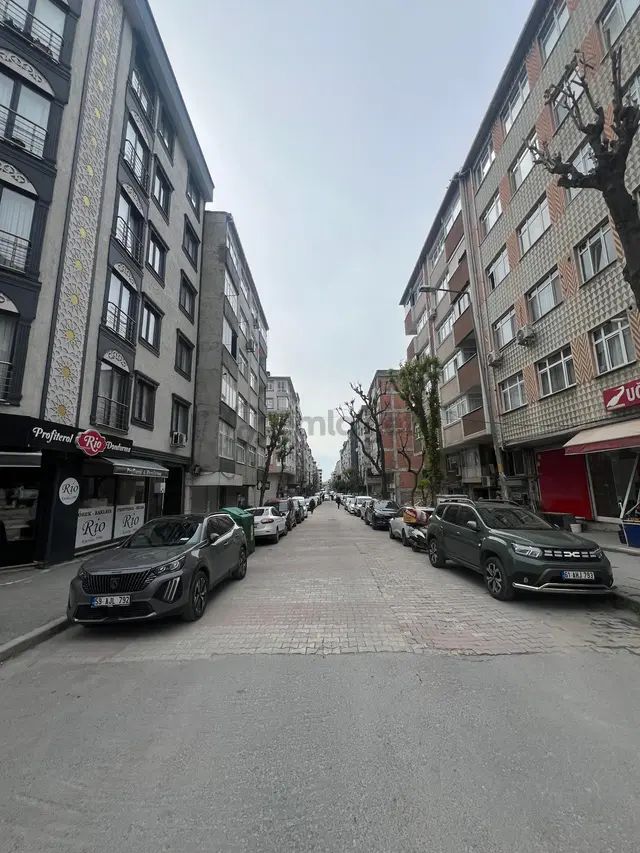 B.evler Çamlık Caddesine Yakın Kentsele Girmiş 2+1 Ara Kat Daire 5