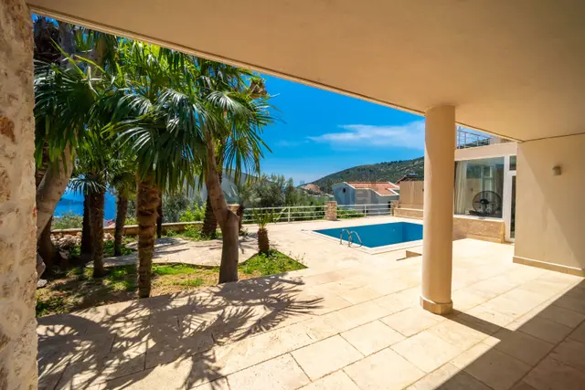Kalkan Kızıltaşta 3+1 Satılık Villa 3