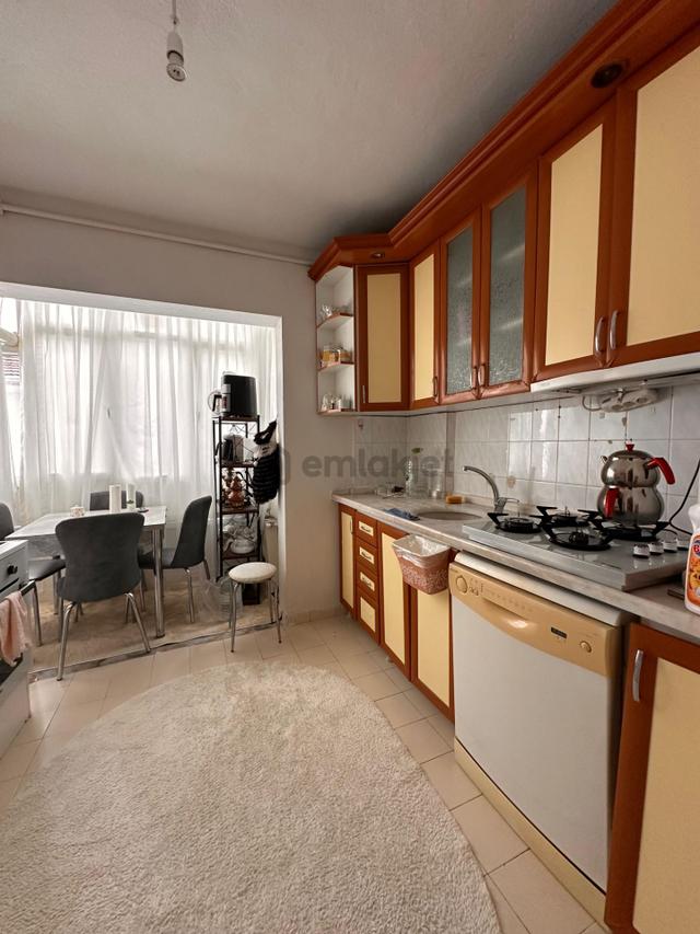 Akşemsettin Mh 3+1 Salon Bağımsız 2. Ara Katta Satılık Daire