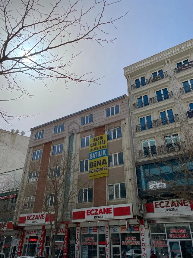 Satılık 2 Eczane Kiracılı & 16 Adet 1+1 Komple Bina 4