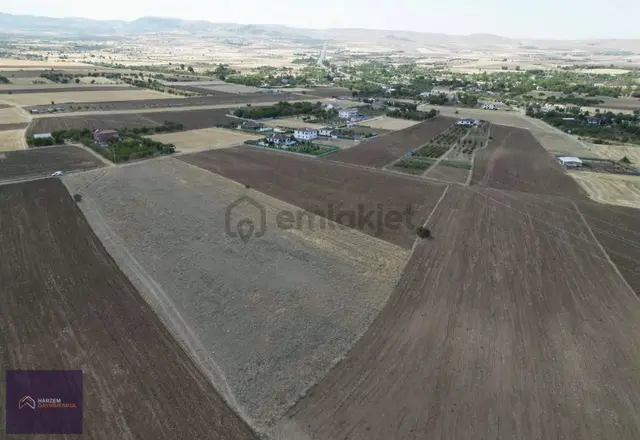 [hg] Poyraz Köyü Keban Yoluna Yakın Bahçe Yapımına Uygun Tarla