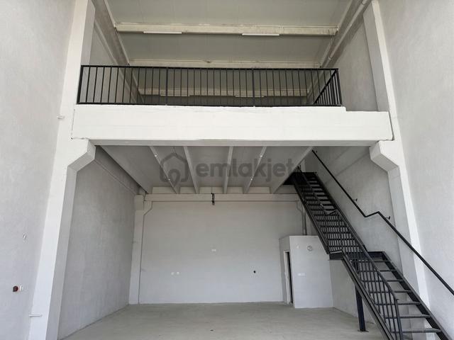 Biga Sanayi Sitesinde 170 M² Kapalı Alanlı Ve Geniş Ön Kullanım Alanlı (75m2) Dükkan 5