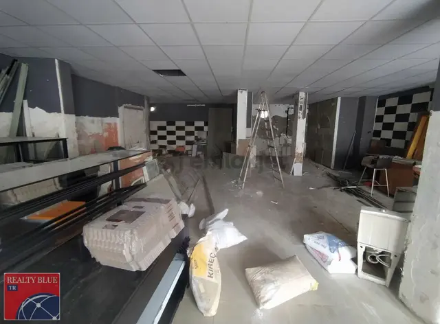 Pendik Alt Kaynarca'da Cadde Üzerinde Kiralık Dükkan 2