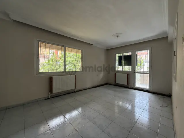 Karşıyaka Yeni Girne Caddesinde Kiralık 3+1 Doğalgazlı Daire 1