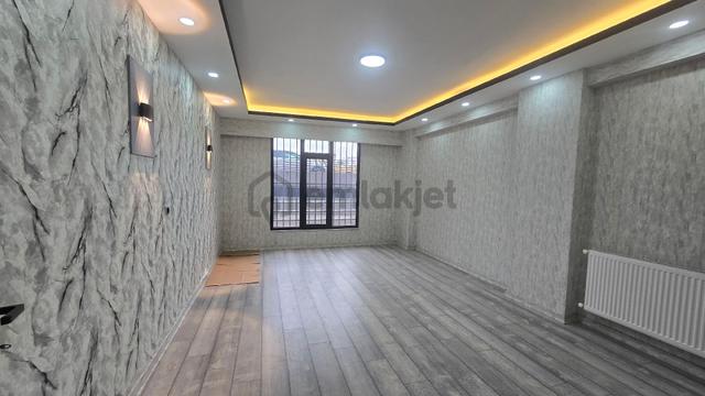 Acil Satılık 3+1 Lüx Giriş 1