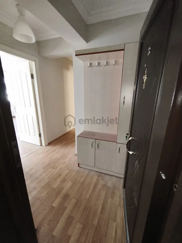 Balçovada Genç Binada J.termal Isıtmalı Arakat Satılık 2+1 Daire 4