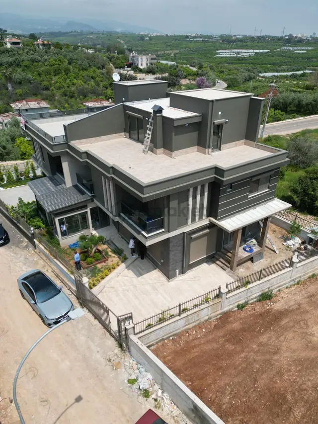 Bm"den Kuyulukta Doğa Manzaralı-asansörlü-saunalı 5+1 İkiz Villa 1