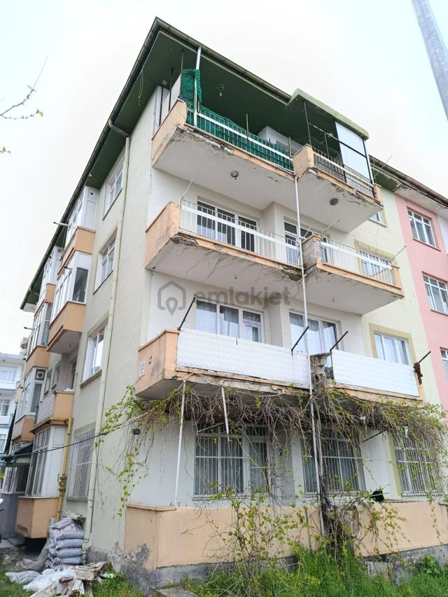 Argıncık Mahallesinde 3+1 İçi Yapılı Kombili Satılık Daire Argıncık Mahallesinde 3+1 İçi Yapılı Kombili Satılık Daire