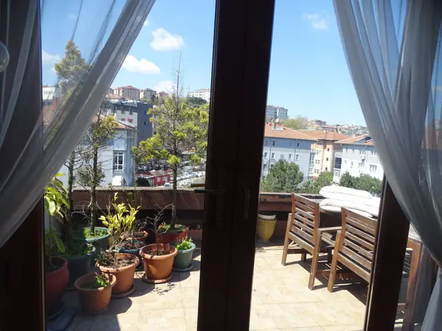 İstinye Boğaziçi A Bloklarında 3+1 Teraslı Bakımlı Çatı Dubleks 2