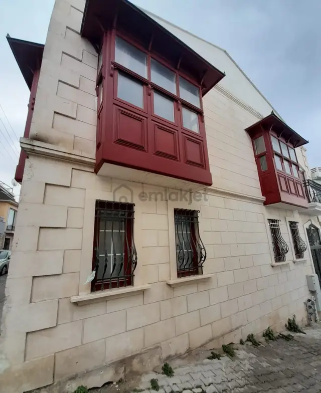 Çeşme Musalla Merkezde Köşe Konumlu Satılık 2+1 Dubleks Daire 3