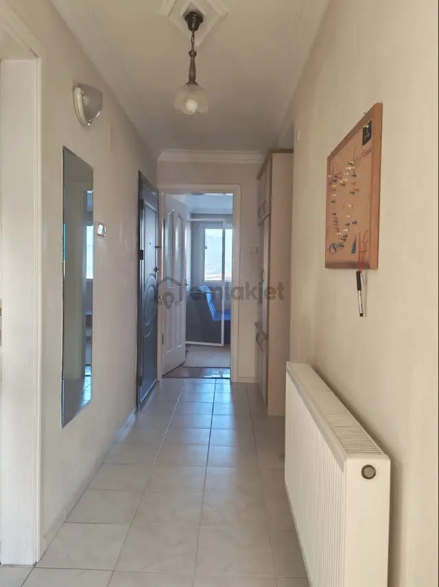 Aile Apartmanında Bornova Manzaralı 2 + 1 + Kapalı Teraslı 3
