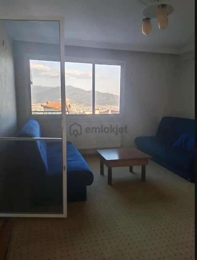 Aile Apartmanında Bornova Manzaralı 2 + 1 + Kapalı Teraslı 2