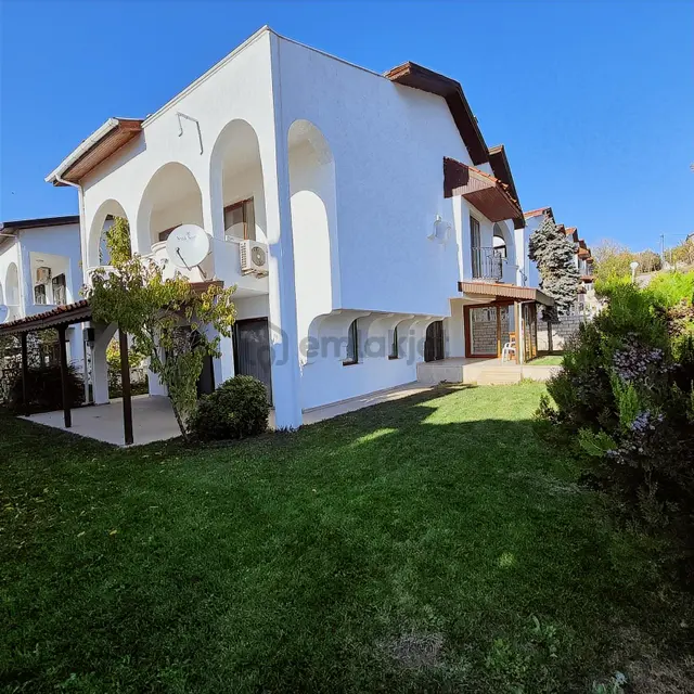 Silivri Selimpaşa Denize Sıfır Havuzlu Site İçinde Satılık Villa 1