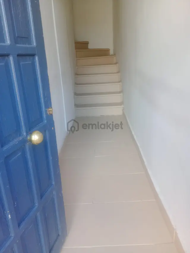 2 Adet İş Yeri + 2 Adet 1+1 Daire Olmak Üzere 4 Ayrı Tek Tapulu 1