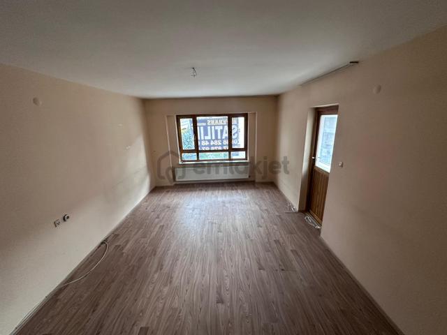 (1232) Keçiörende Cadde Kenarında Orta Kat 3+1 Satılık Daire 2