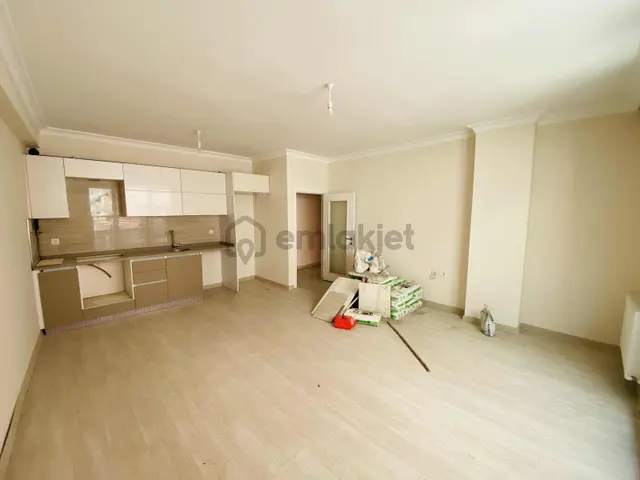 Ünalanda Kat Mülkiyetli 2+1 Satılık Daire 2