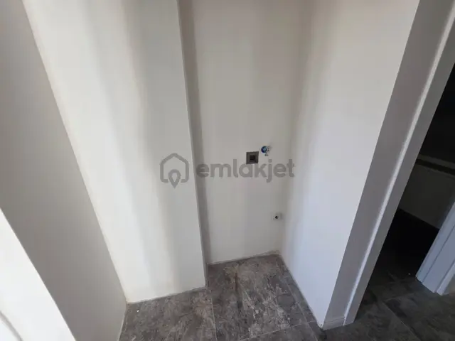 Cm Emlak Merkez Bor Yolu İçi Yapılı Arakat Sıfır 3+1 Daire 4