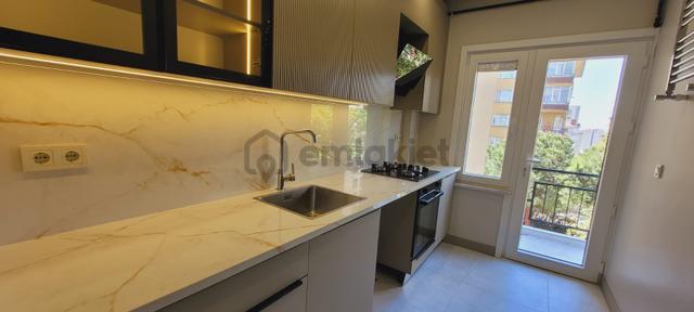 Bostancıda İçi Yenilenmiş Net 100m2 3+1 Bostancıda İçi Yenilenmiş Net 100m2 3+1