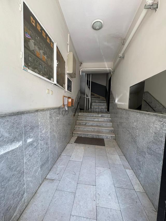 Ordu Caddesi’nin Kalbinde: Tadilatlı, Asansörlü, Prestijli Yaşam! 2