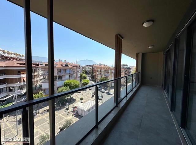 Alanya Güller Pınarı Mahallesi Plaza 'da Kiralık 3+1 Ofis 4