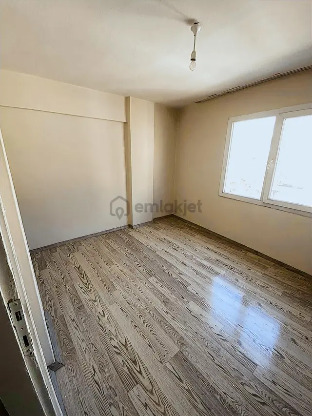 Buca Dokuzçeşmelerde Kiralık 2+1 Kapalı Mutfak Ev 4
