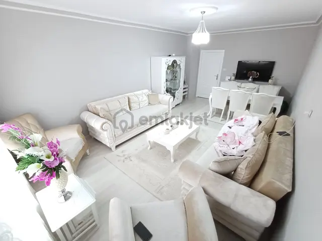 Andiçen Mahallesinde Merkeze Yakın 3+1 Full Yapılı Ara Katta Satılık Daire
