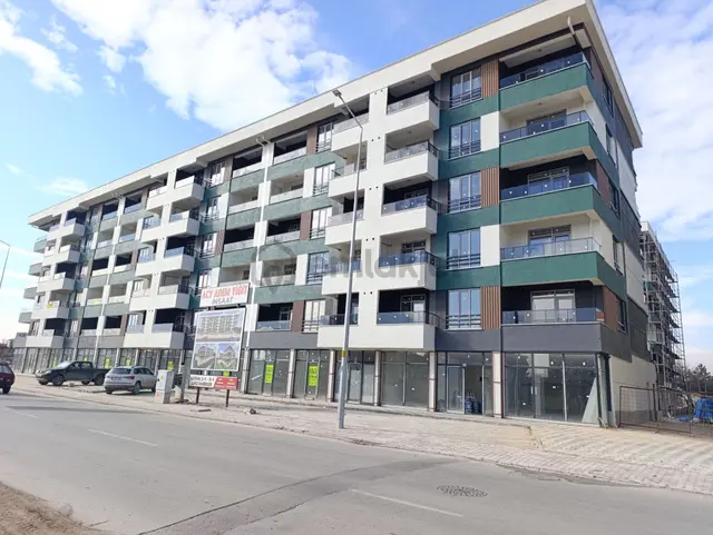 Keçeciler Caddesin De Acil Satılık 3+1 Ara Kat Köşe Daire